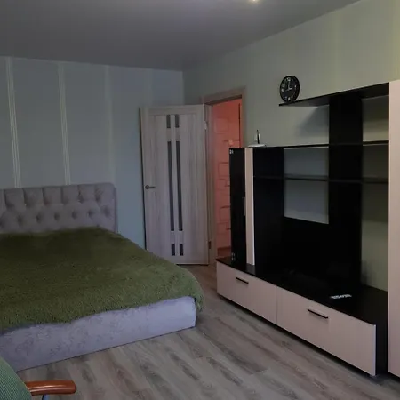 Apartment On Metro Mihalova *